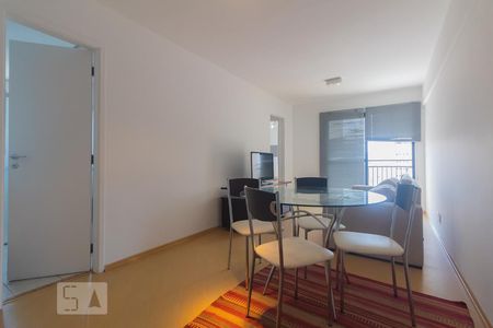 Sala de apartamento à venda com 2 quartos, 70m² em Campo Belo, São Paulo