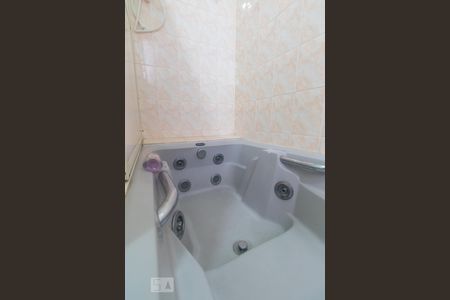 Casa à venda com 120m², 3 quartos e 3 vagasBanheiro - Quarto 1