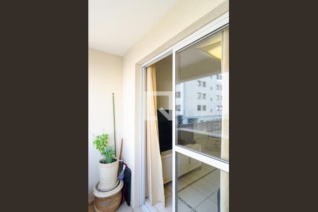 Apartamento à venda com 63m², 2 quartos e 1 vaga Apartamento à venda com 63m², 2 quartos e 1 vagaVaranda