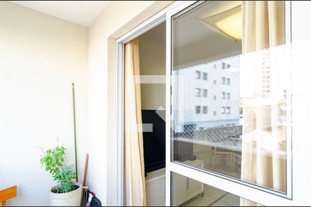 Apartamento à venda com 63m², 2 quartos e 1 vaga Apartamento à venda com 63m², 2 quartos e 1 vagaVaranda