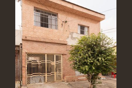 Casa à venda com 70m², 2 quartos e 3 vagasFachada 