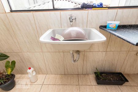 Casa à venda com 70m², 2 quartos e 3 vagasÁrea de serviço casa 1