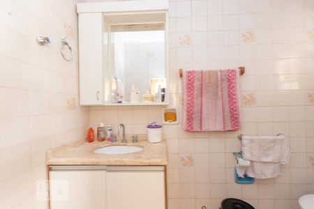 Casa à venda com 70m², 2 quartos e 3 vagasBanheiro casa 2 