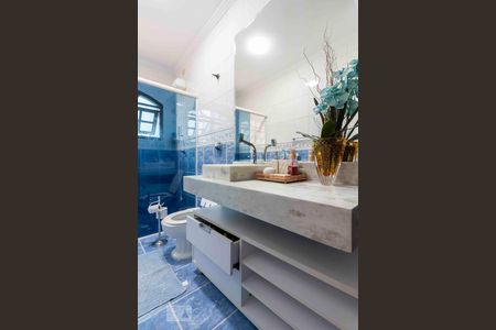 Casa à venda com 210m², 2 quartos e 2 vagasBanheiro Quarto 2 - Suite