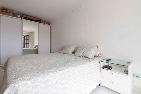 Casa à venda com 210m², 2 quartos e 2 vagasQuarto 2 - Suite