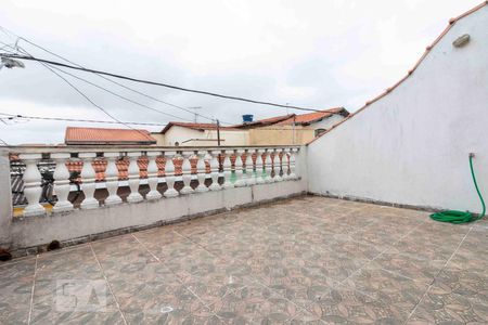 Casa à venda com 210m², 2 quartos e 2 vagasVaranda Quarto 2 - Suite