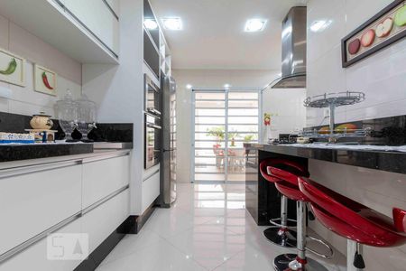 Casa à venda com 210m², 2 quartos e 2 vagasCozinha