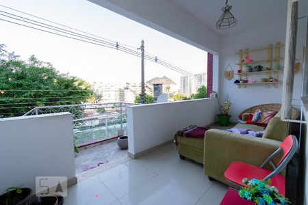 Varada de casa à venda com 4 quartos, 350m² em Pechincha, Rio de Janeiro