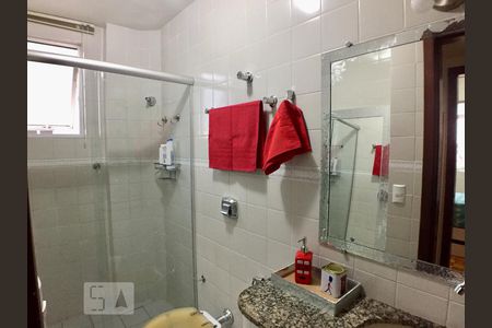 Banheiro de apartamento para alugar com 3 quartos, 68m² em Santa Efigênia, Belo Horizonte