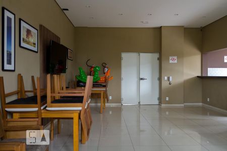 Apartamento para alugar com 70m², 2 quartos e 1 vagaÁrea comum - Salão de festas