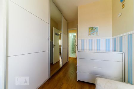 Apartamento para alugar com 70m², 2 quartos e 1 vagaQuarto - Armários