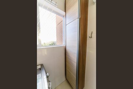 Apartamento para alugar com 70m², 2 quartos e 1 vagaÁrea de Serviço - Armários