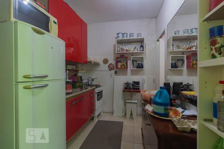 Casa à venda com 140m², 5 quartos e 3 vagas Casa à venda com 140m², 5 quartos e 3 vagasEdícula - Cozinha
