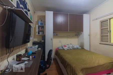 Casa à venda com 140m², 5 quartos e 3 vagas Casa à venda com 140m², 5 quartos e 3 vagasEdícula - Quarto 2