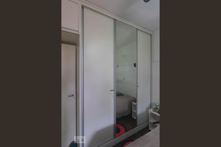 Casa à venda com 140m², 5 quartos e 3 vagas Casa à venda com 140m², 5 quartos e 3 vagasQuarto 2