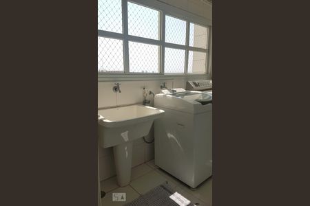 Apartamento à venda com 130m², 3 quartos e sem vagaÁrea de Serviço