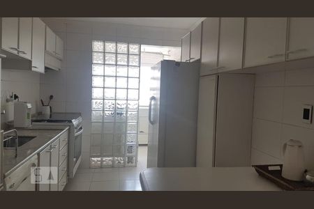 Apartamento à venda com 130m², 3 quartos e sem vagaCozinha