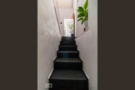 Casa à venda com 192m², 2 quartos e 1 vagaEscada