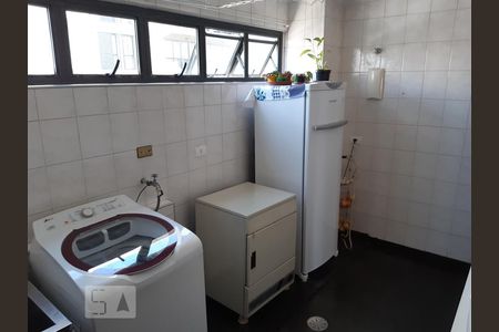 Apartamento para alugar com 196m², 4 quartos e 2 vagas Apartamento para alugar com 196m², 4 quartos e 2 vagasLavanderia