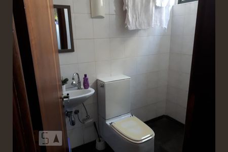 Apartamento para alugar com 196m², 4 quartos e 2 vagas Apartamento para alugar com 196m², 4 quartos e 2 vagasBanheiro 4