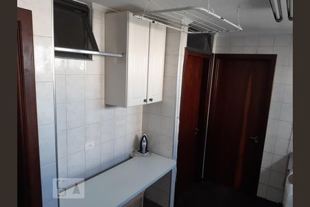 Apartamento para alugar com 196m², 4 quartos e 2 vagas Apartamento para alugar com 196m², 4 quartos e 2 vagasLavanderia