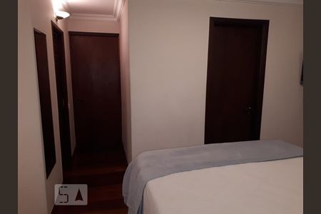 Apartamento para alugar com 196m², 4 quartos e 2 vagas Apartamento para alugar com 196m², 4 quartos e 2 vagasDormitório 2