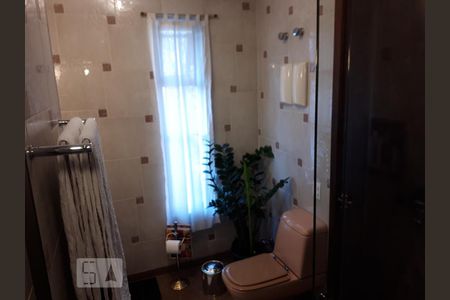 Apartamento para alugar com 196m², 4 quartos e 2 vagas Apartamento para alugar com 196m², 4 quartos e 2 vagasBanheiro 2