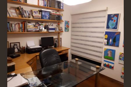 Apartamento para alugar com 196m², 4 quartos e 2 vagas Apartamento para alugar com 196m², 4 quartos e 2 vagasEscritório