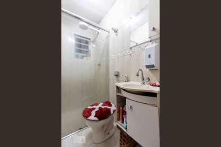 Banheiro de casa para alugar com 2 quartos, 45m² em Jardim Santa Maria, São Paulo