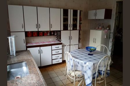 Cozinha de casa à venda com 3 quartos, 150m² em Parque Guarani, São Paulo