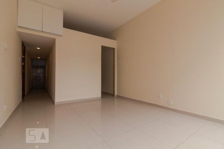 Sala de apartamento para alugar com 1 quarto, 40m² em Copacabana, Rio de Janeiro