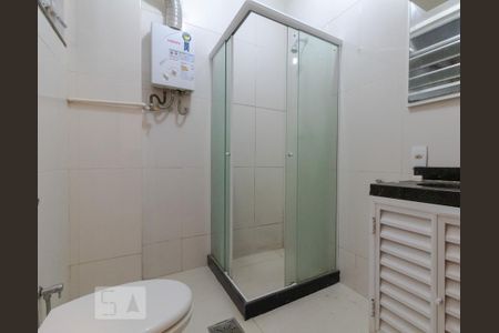 Banheiro de apartamento para alugar com 1 quarto, 40m² em Copacabana, Rio de Janeiro