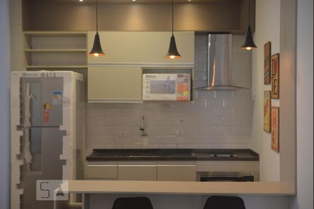 Cozinha de kitnet/studio para alugar com 1 quarto, 34m² em Jardim da Glória, São Paulo