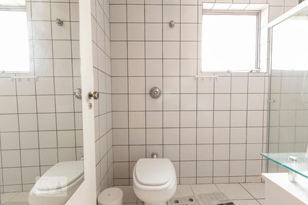 Banheiro de apartamento para alugar com 2 quartos, 71m² em Vila Ipojuca, São Paulo