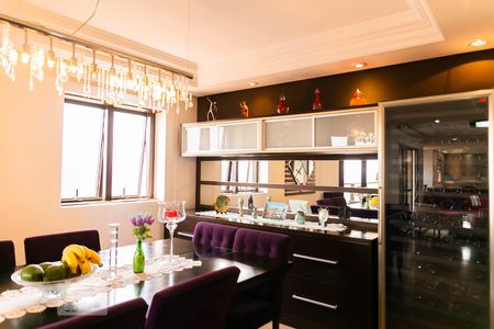 Apartamento à venda com 500m², 5 quartos e 4 vagas Apartamento à venda com 500m², 5 quartos e 4 vagasSala