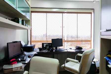 Apartamento à venda com 500m², 5 quartos e 4 vagas Apartamento à venda com 500m², 5 quartos e 4 vagasEscritório