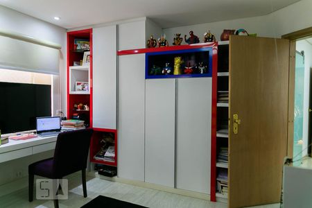 Apartamento à venda com 500m², 5 quartos e 4 vagas Apartamento à venda com 500m², 5 quartos e 4 vagasQuarto