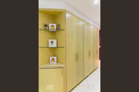 Apartamento à venda com 500m², 5 quartos e 4 vagas Apartamento à venda com 500m², 5 quartos e 4 vagasArmários do Corredor