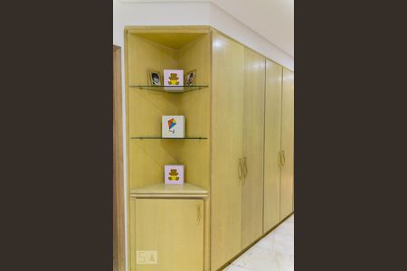 Apartamento à venda com 500m², 5 quartos e 4 vagas Apartamento à venda com 500m², 5 quartos e 4 vagasArmários do Corredor