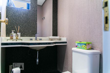 Apartamento à venda com 500m², 5 quartos e 4 vagas Apartamento à venda com 500m², 5 quartos e 4 vagasLavabo 2