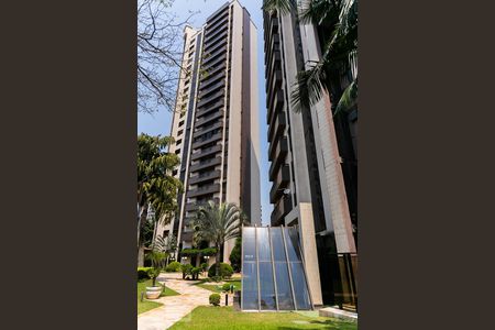 Apartamento à venda com 500m², 5 quartos e 4 vagas Apartamento à venda com 500m², 5 quartos e 4 vagasFachada