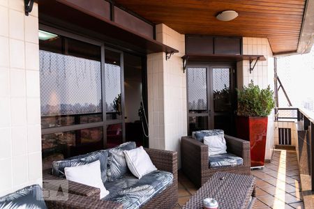 Apartamento à venda com 500m², 5 quartos e 4 vagas Apartamento à venda com 500m², 5 quartos e 4 vagasSacada