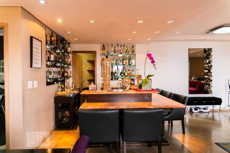 Apartamento à venda com 500m², 5 quartos e 4 vagas Apartamento à venda com 500m², 5 quartos e 4 vagasSala