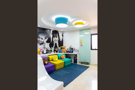 Apartamento à venda com 500m², 5 quartos e 4 vagas Apartamento à venda com 500m², 5 quartos e 4 vagasCorredor