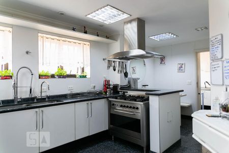 Apartamento à venda com 500m², 5 quartos e 4 vagas Apartamento à venda com 500m², 5 quartos e 4 vagasCozinha