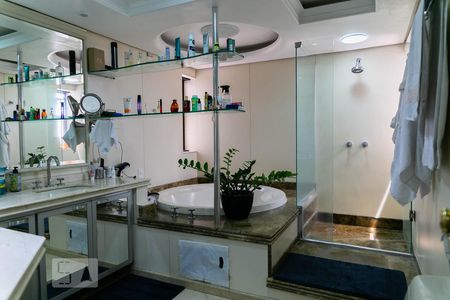 Apartamento à venda com 500m², 5 quartos e 4 vagas Apartamento à venda com 500m², 5 quartos e 4 vagasBanheiro da Suíte 4