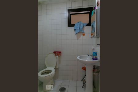 Apartamento à venda com 500m², 5 quartos e 4 vagas Apartamento à venda com 500m², 5 quartos e 4 vagasBanheiro de Serviço