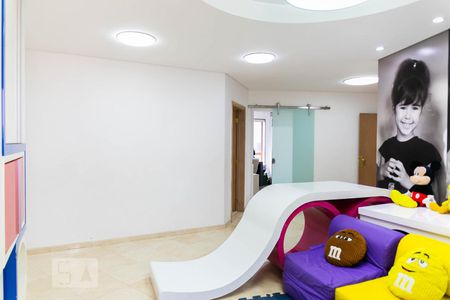 Apartamento à venda com 500m², 5 quartos e 4 vagas Apartamento à venda com 500m², 5 quartos e 4 vagasCorredor