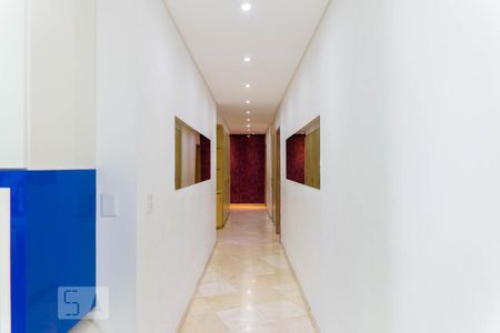 Apartamento à venda com 500m², 5 quartos e 4 vagas Apartamento à venda com 500m², 5 quartos e 4 vagasCorredor