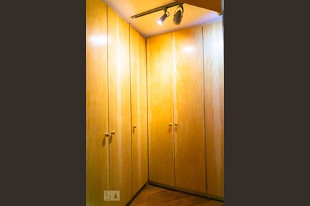 Apartamento à venda com 500m², 5 quartos e 4 vagas Apartamento à venda com 500m², 5 quartos e 4 vagasCloset dele